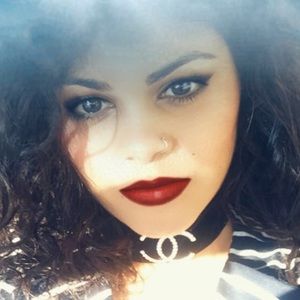 Meet your Posher, Priscilla