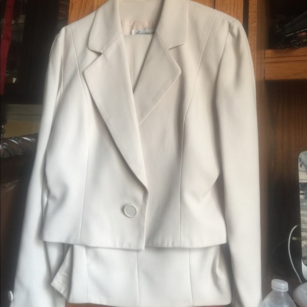 *JESSICA ASH* Tan Suit