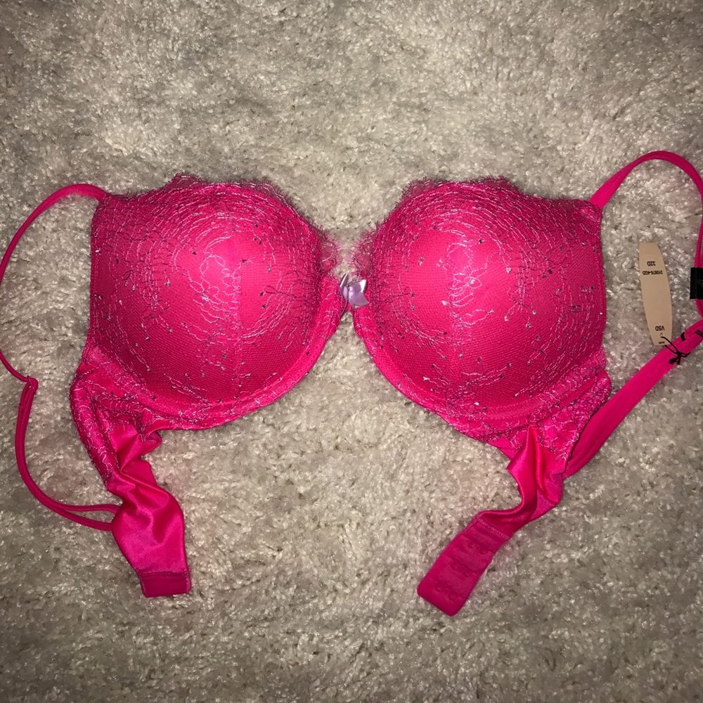 Victoria's Secret very sexy push-up bra 32d padded