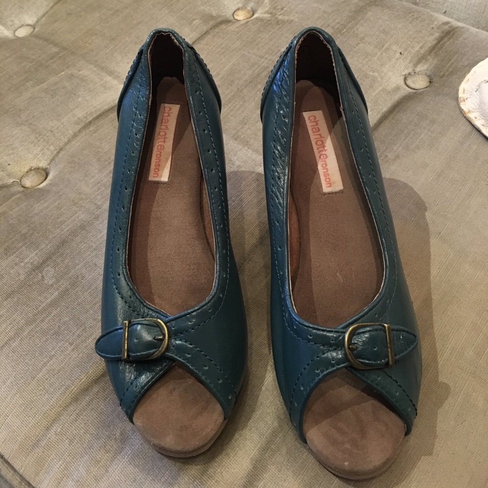 NEW Charlotte Ronson leather teal wedges