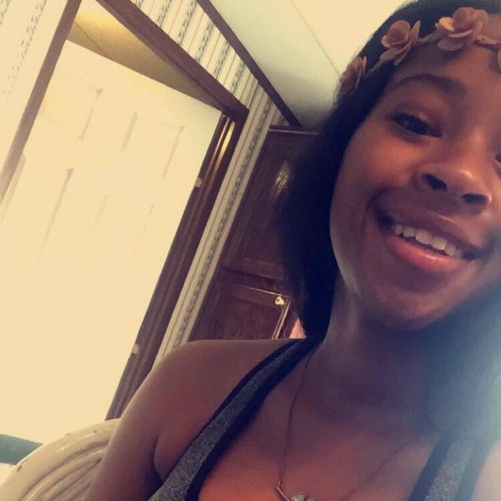 Meet your Posher, Deriica