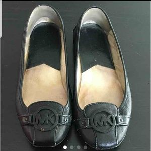 Michael Kors size 9 black flats