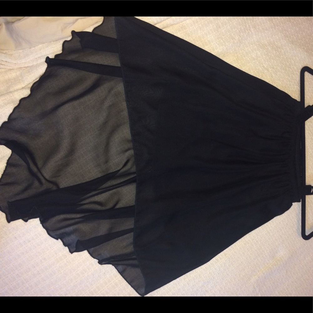 Black high low skirt