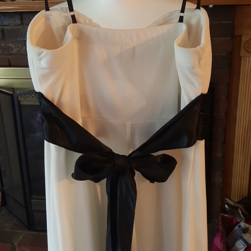 Dess - Picture 2 of 4