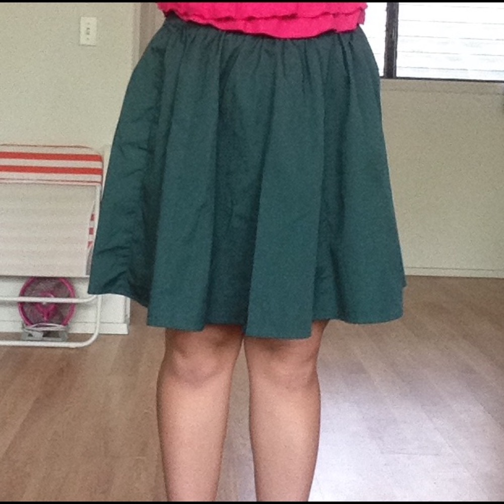 Mid-length Lightweight Circle Skirt (small)