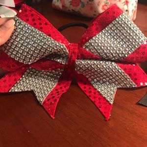 Cheerleading bow