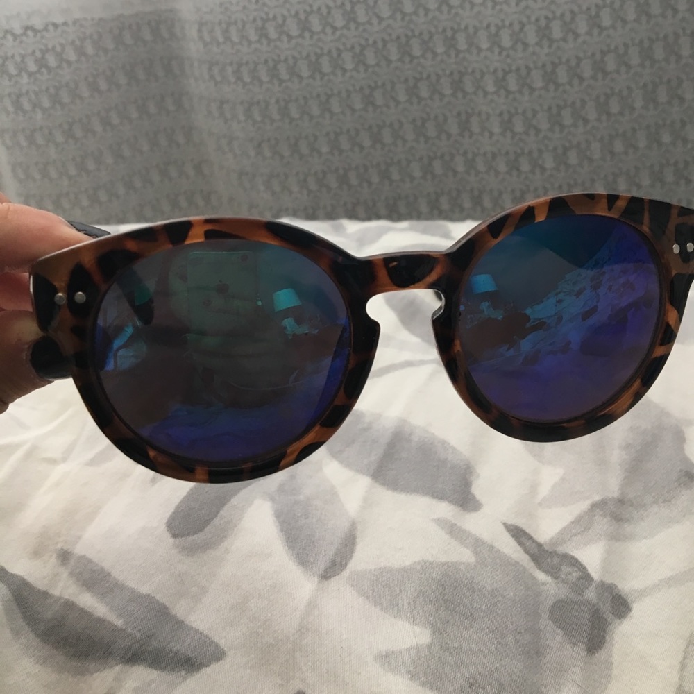 Reflective American Eagle sunnies