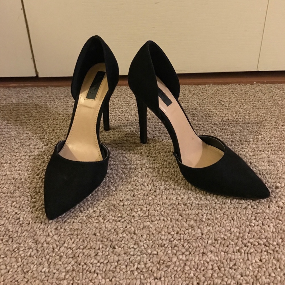 Black faux suede heels!
