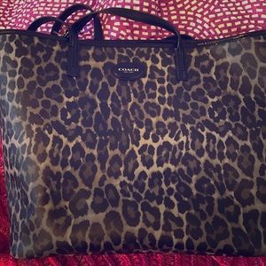 Large leopard tote