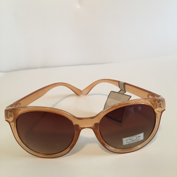 OSCAR DE LA RENTA Accessories - 💕💕OSCAR DE LA RENTA SUNGLASSES / TAG TO BUY