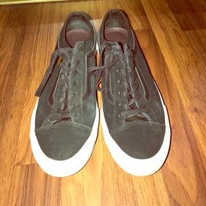 Style 23 vans
