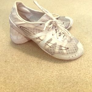 Nfinity cheerleading shoes