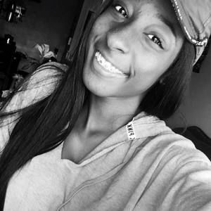 Meet your Posher, Fay