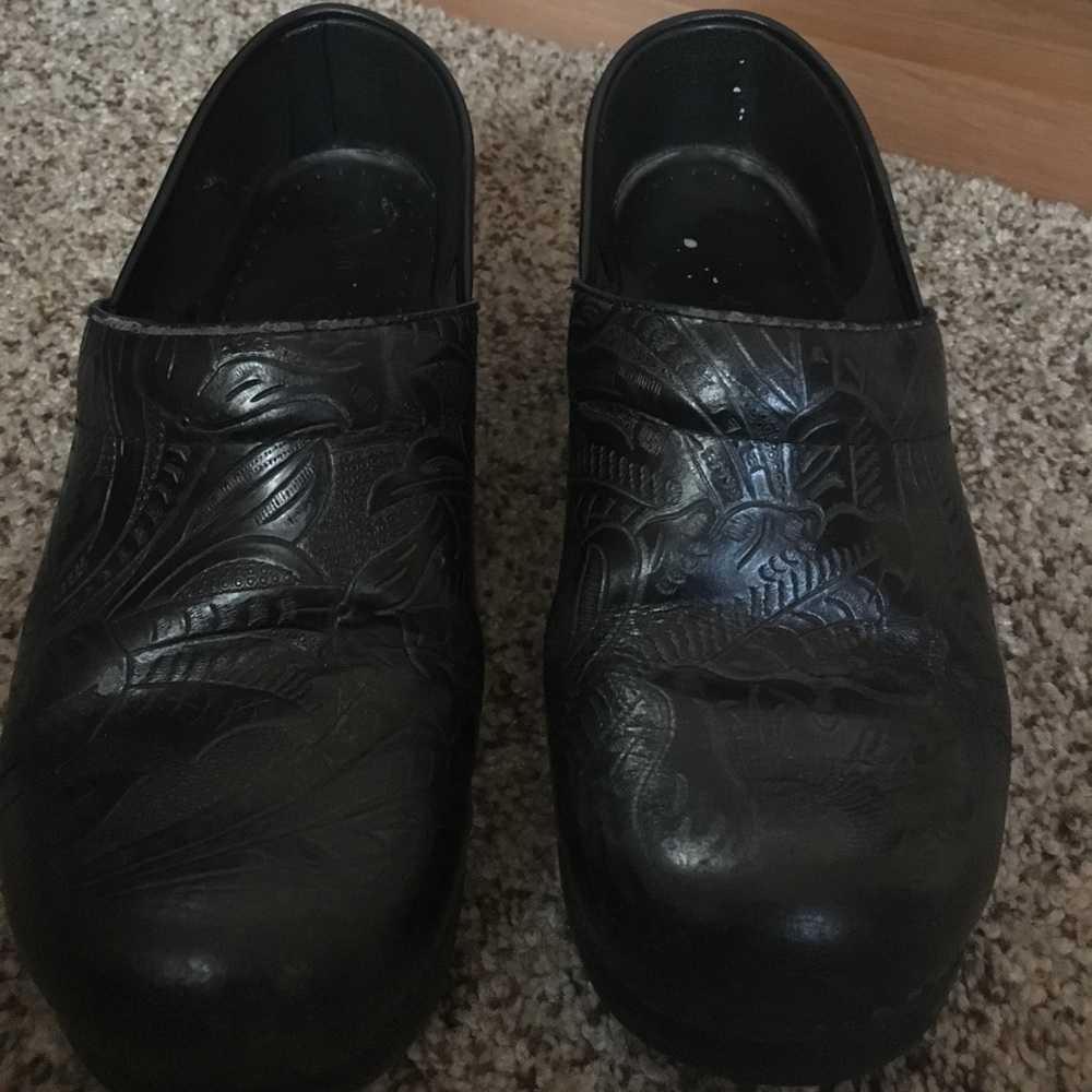 black floral dansko clogs