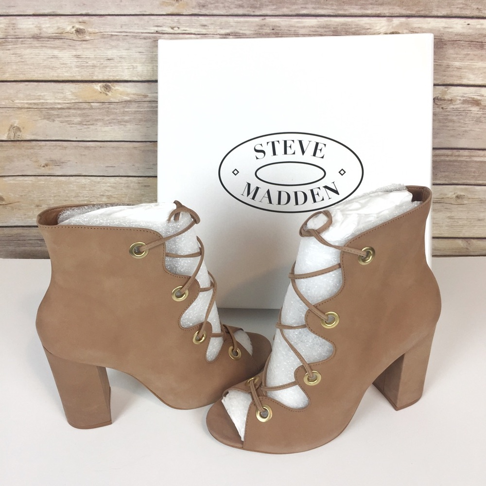 SOLD 💙 steve madden // carusso lace up booties - Picture 3 of 5
