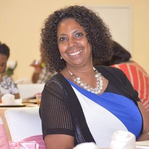 Meet your Posher, Cassandra