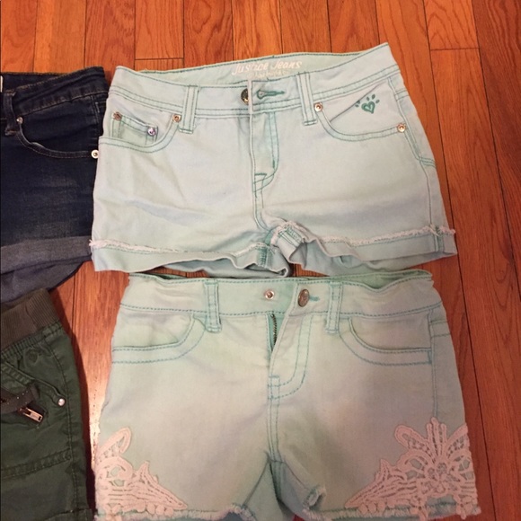 Girls shorts size 10 - Picture 2 of 3