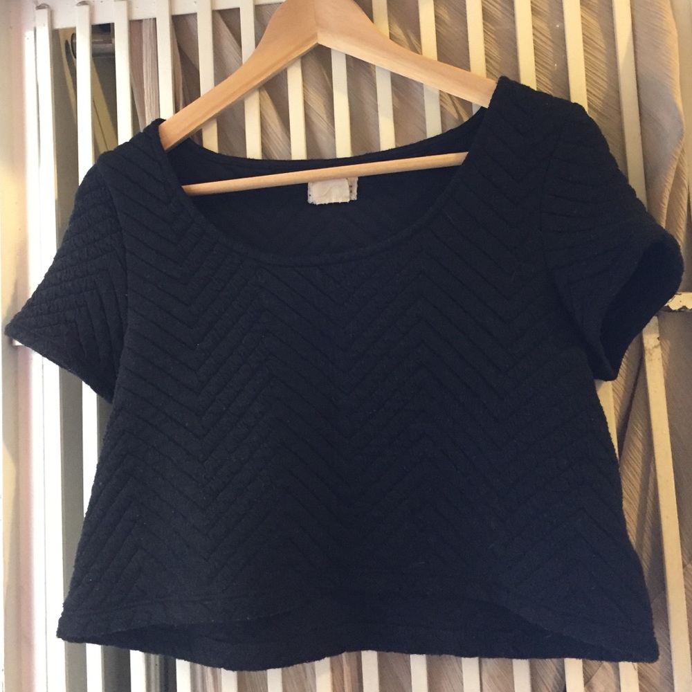 URBAN OUTFITTERS crop top