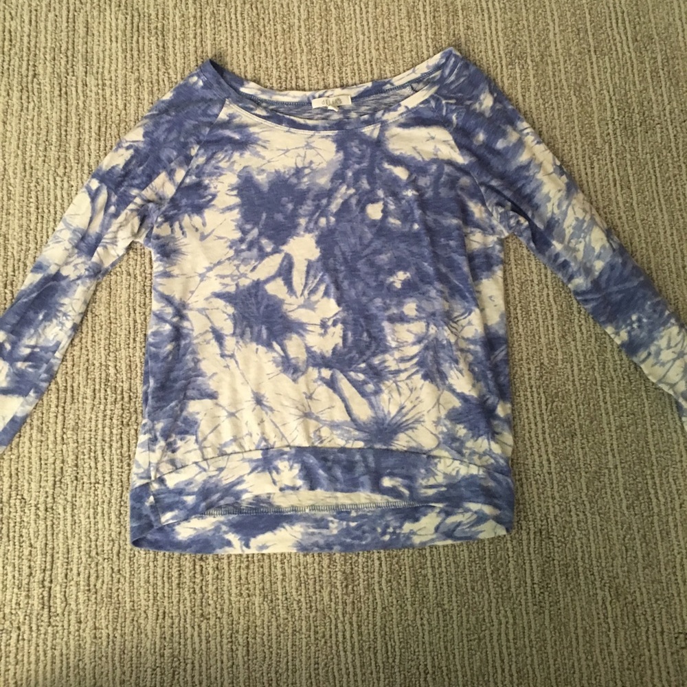 Light blue tye-dye shirt