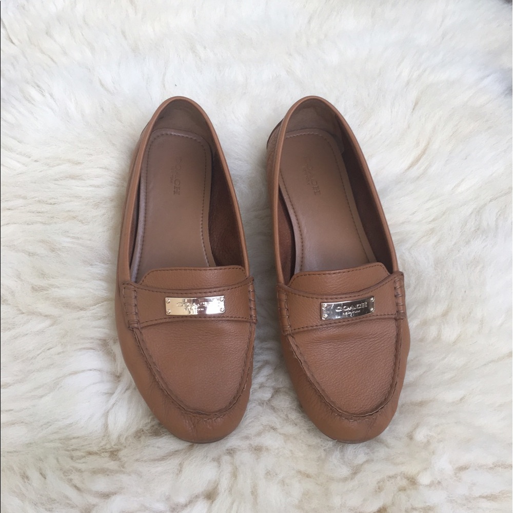 COACH Leather Loafers Shoes in brown color 🌼