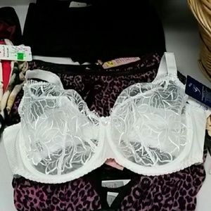 Gaia white embroidered mesh soft cup bra NWT