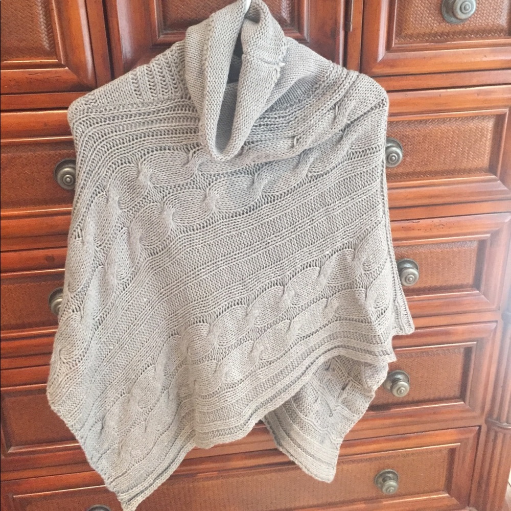 Rue 21 shawl poncho