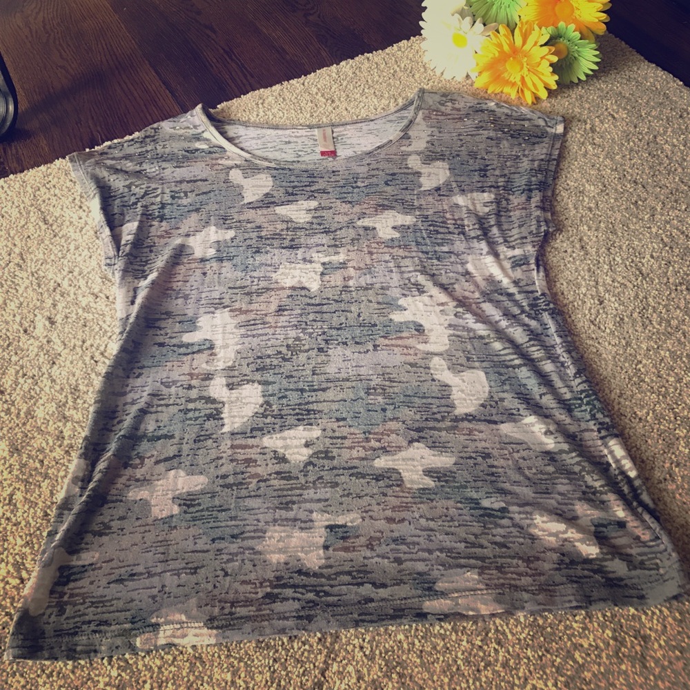 Camouflage Cap Sleeve T-shirt, Sz L