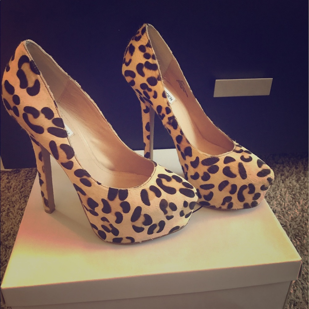 Steve Madden Leopard Print Pumps