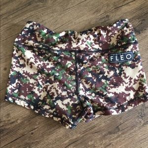 Fleo camo shorts