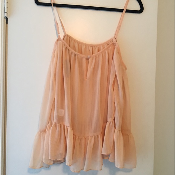 ❤️ PRICE ⬇️ NWOT Lovers + Friends Off Shoulder Top - Picture 4 of 5