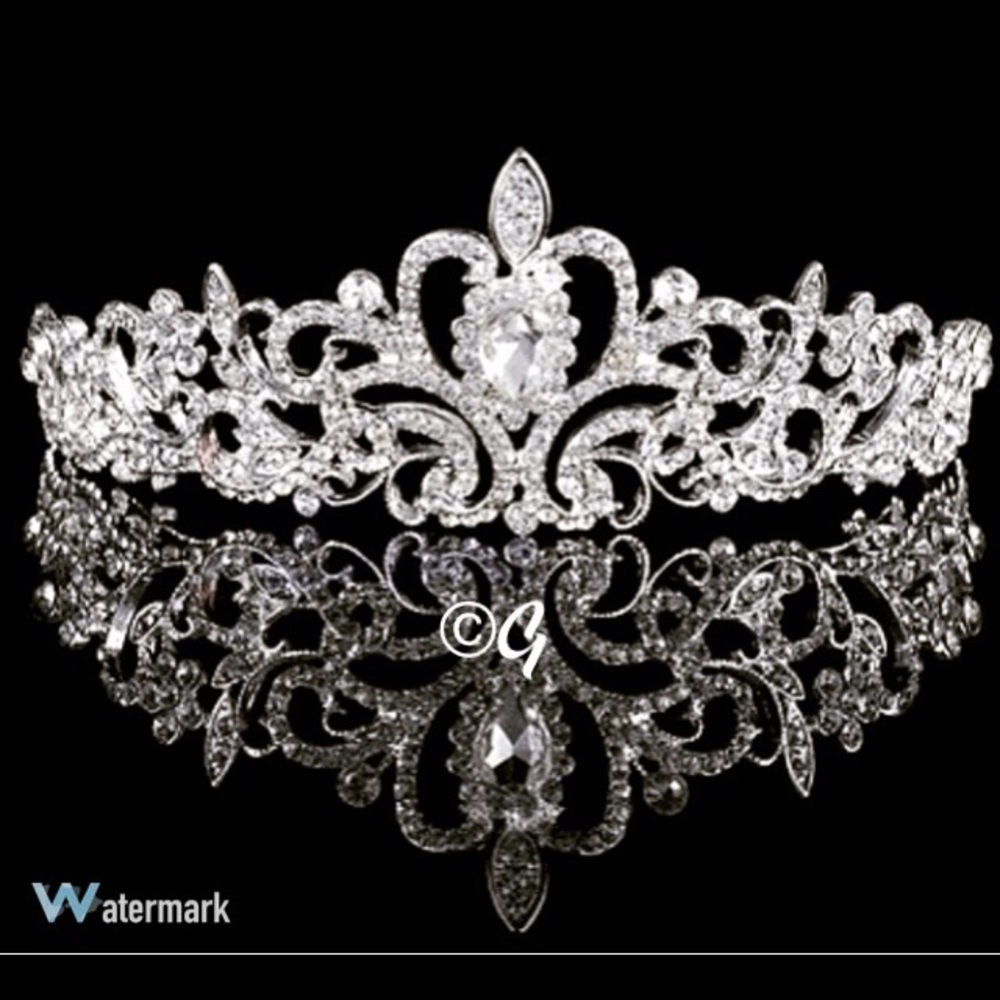 ⭐🏁Handmade NEW Crystal Tiara! Cz Crystal.
