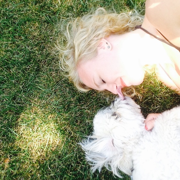 Meet your Posher, Lindsey - Picture 2 of 6