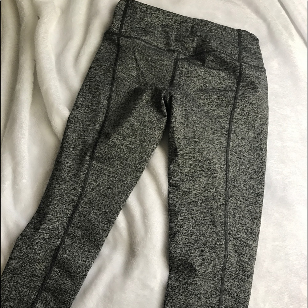 Victoria's Secret charcoal cropped leggings- S