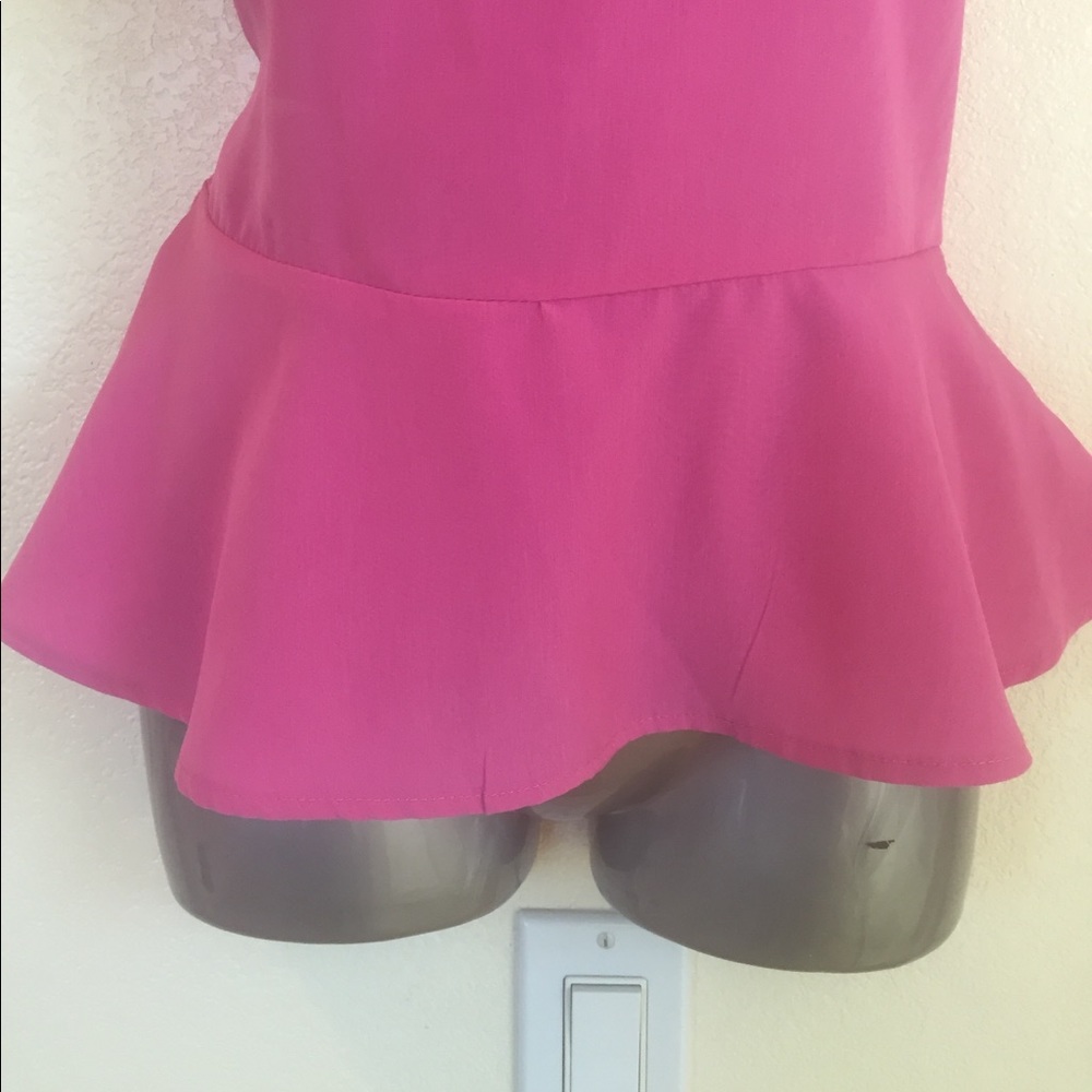 Pink ruffle top - Picture 2 of 6