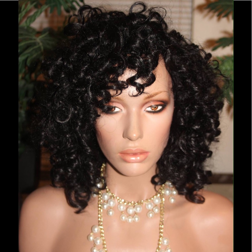 Synthetic curly wig