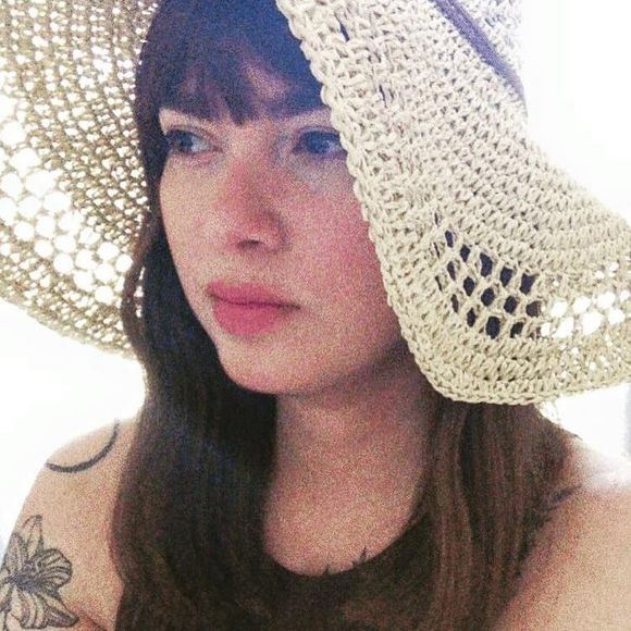 Meet your Posher, Giselle - Picture 1 of 1