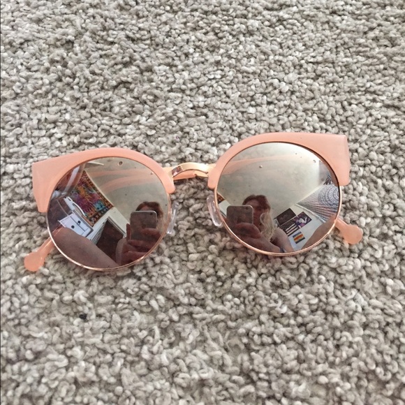 Cute sunglasses - Picture 1 of 1