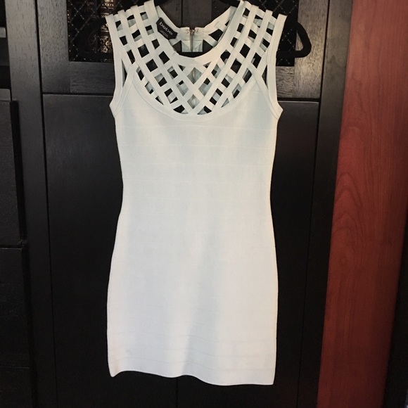 bebe Dresses & Skirts - Bebe dress (pale green)