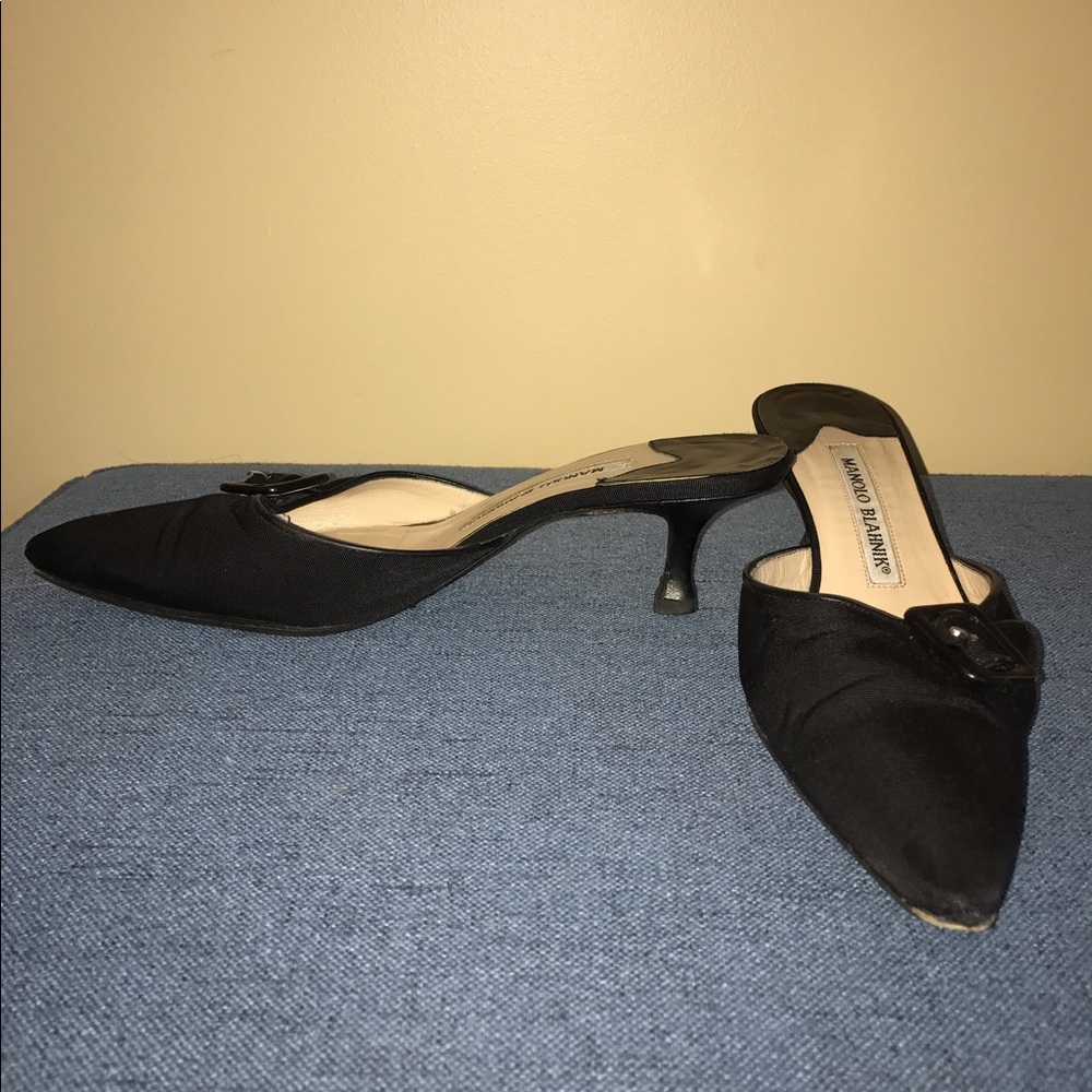 Manolo Blahnik black cloth kitten heel mules 37