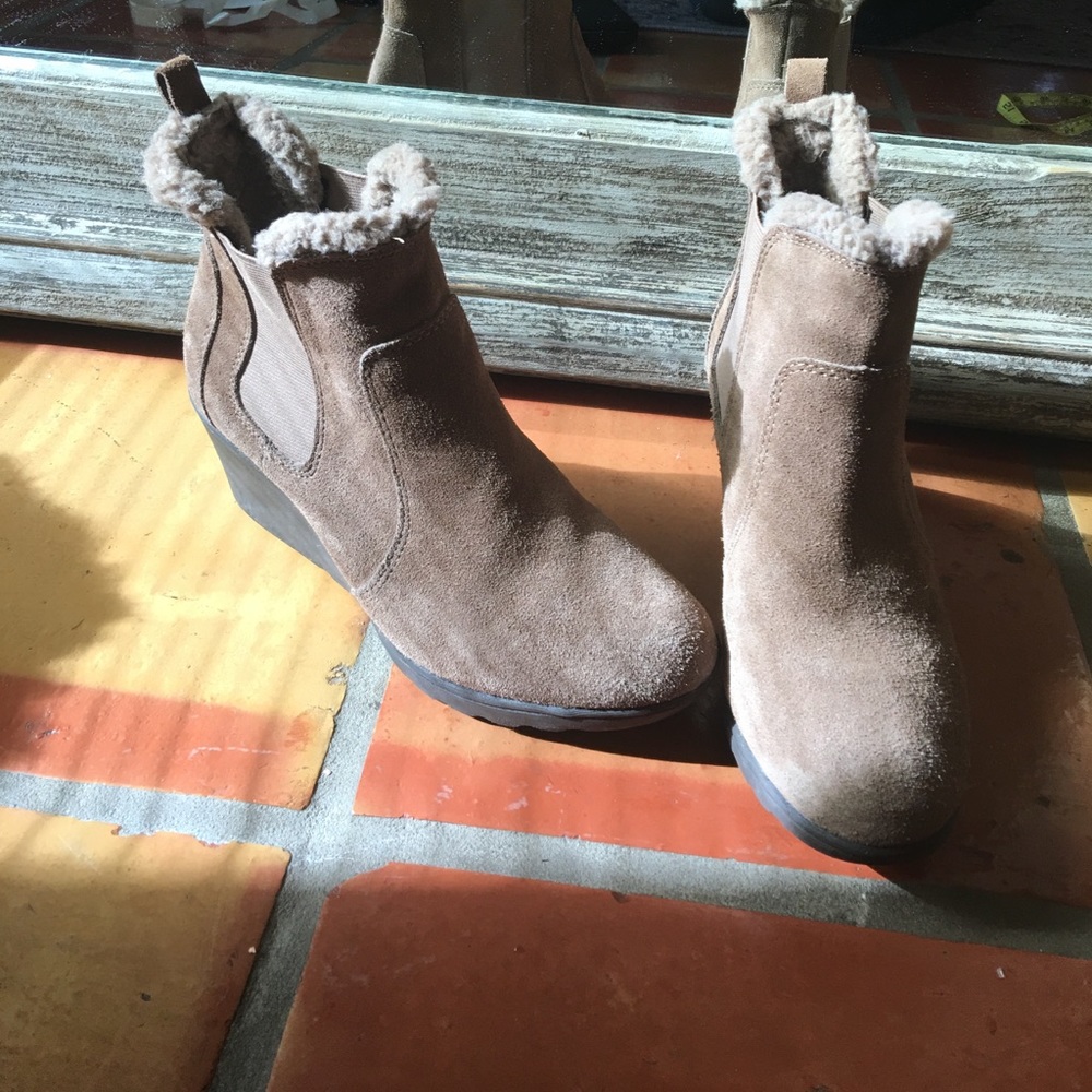 Weather-proof sheering booties