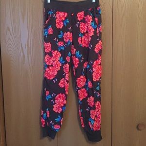 Aerie floral joggers