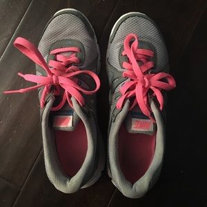 Barely used Nike tennis shoes