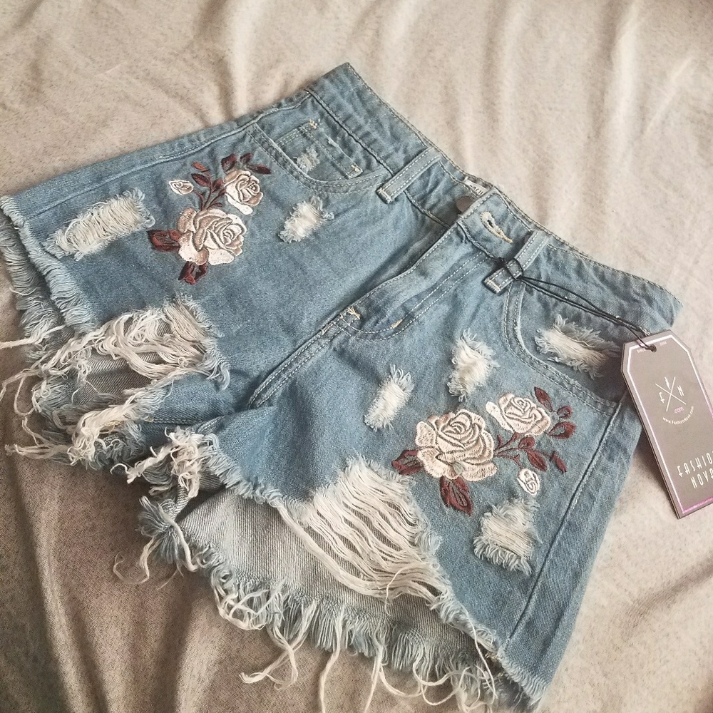 Fashion nova STEM SHORTS