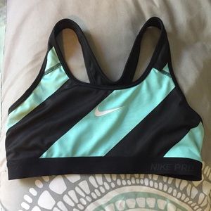 Nike Pro Sports Bra