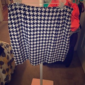 Houndstooth print cotton skirt