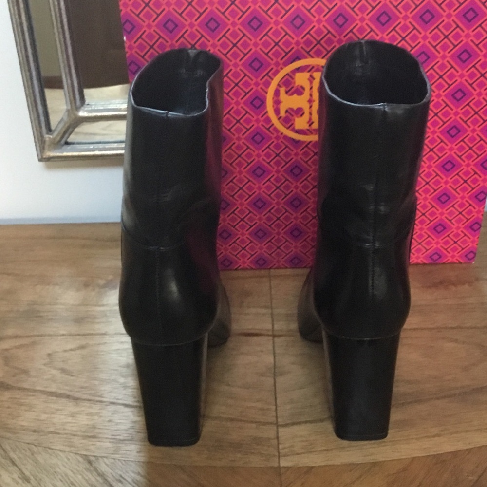 ✨HP✨ Tory Burch Devon ankle boots - Picture 3 of 7