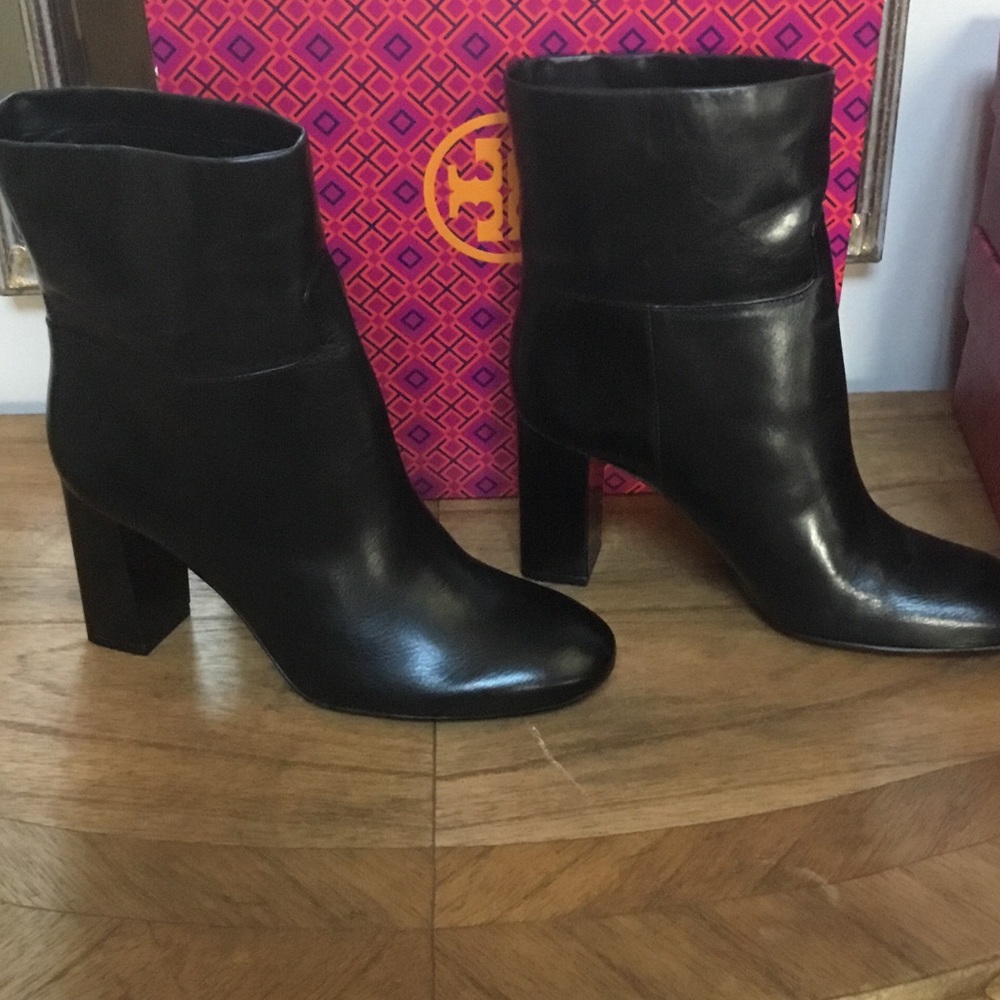 ✨HP✨ Tory Burch Devon ankle boots - Picture 4 of 7