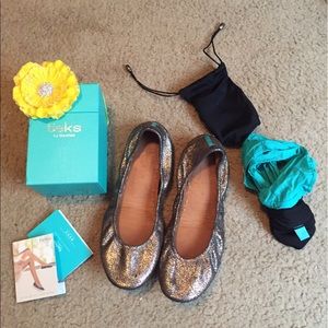 Lovestruck Tieks size 9