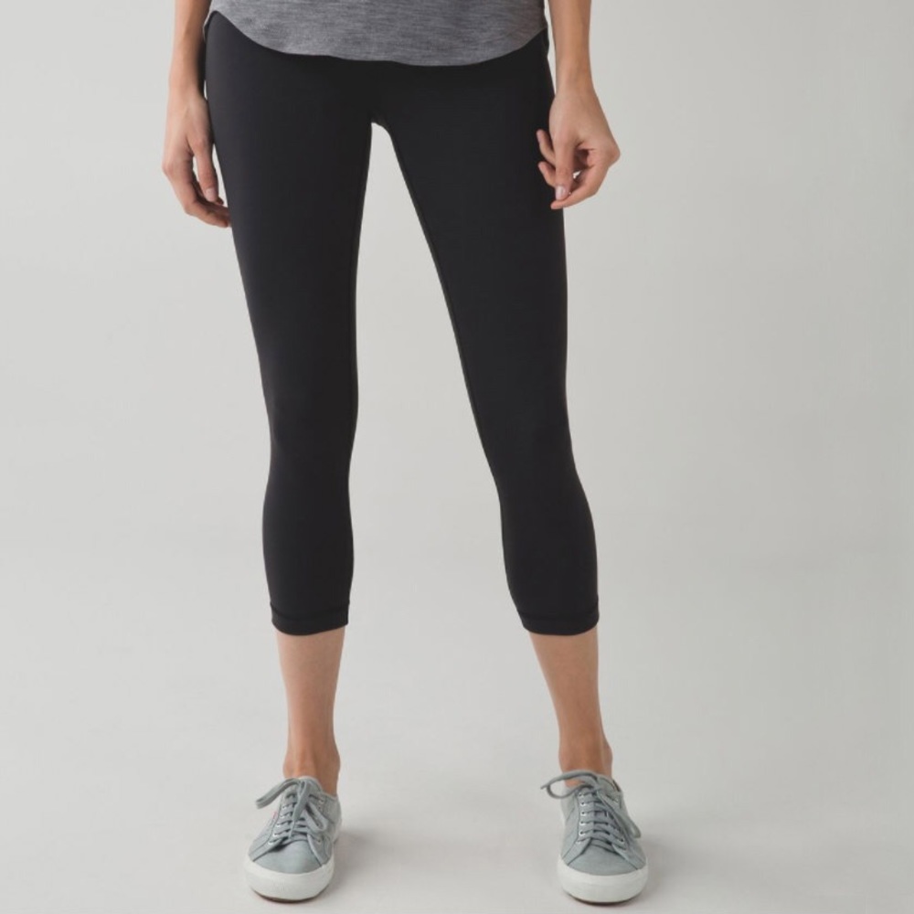 🍋Lululemon Wunder Under Crops