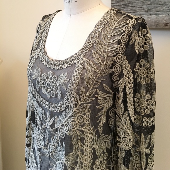 Black and Gold Blouse Size: Small Baroque Style - Picture 2 of 5